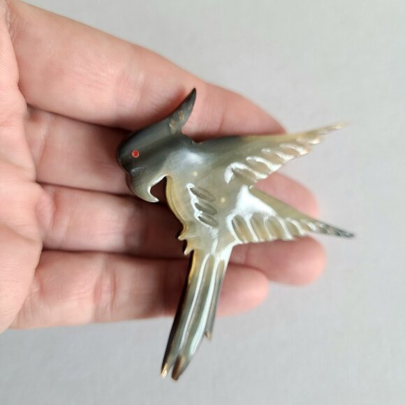 Large vintage horn bird brooch - Picture 2 of 6